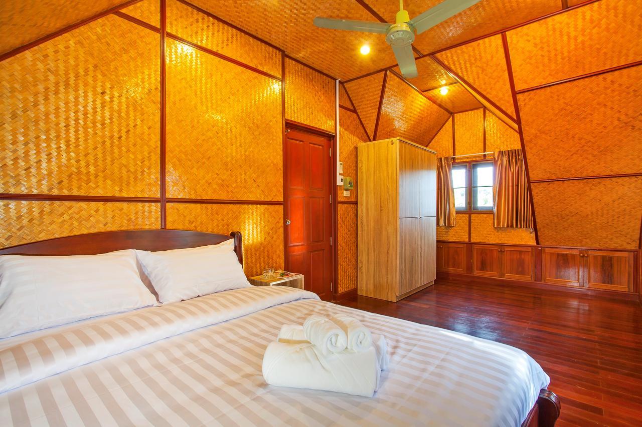 Traditional Thai Villa Nikkie In Tropical Nature, 4Br & Pool, Near Rawai Beach Nai Harn Exteriör bild