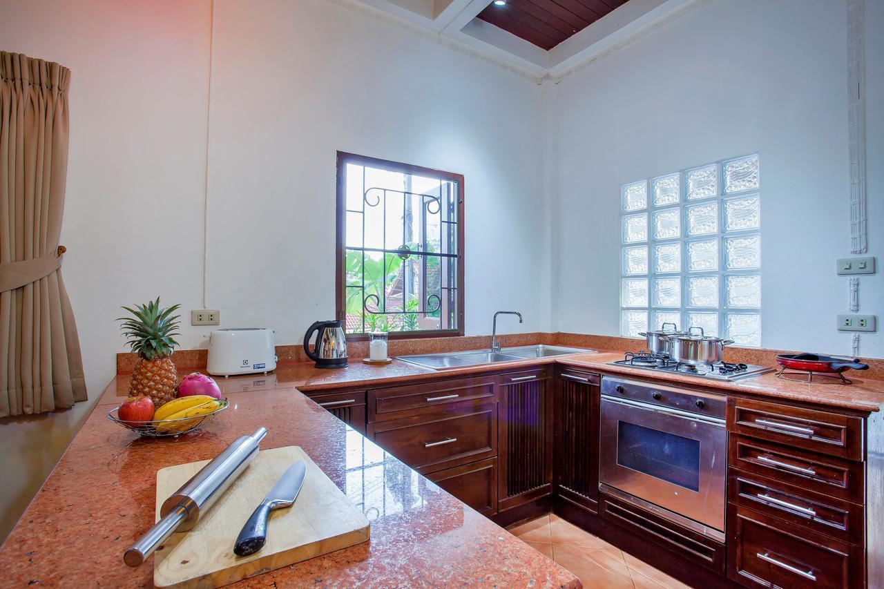 Traditional Thai Villa Nikkie In Tropical Nature, 4Br & Pool, Near Rawai Beach Nai Harn Exteriör bild