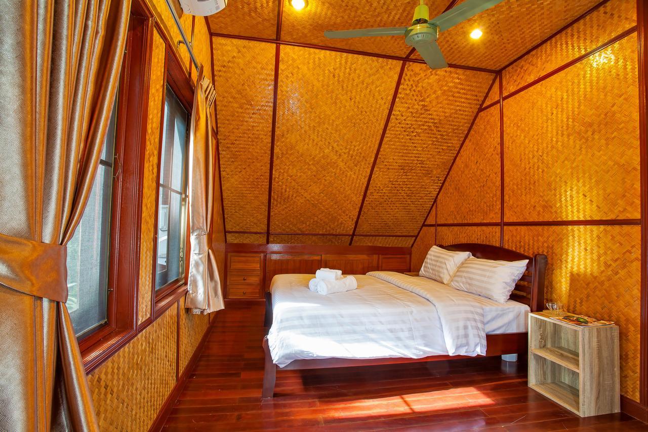 Traditional Thai Villa Nikkie In Tropical Nature, 4Br & Pool, Near Rawai Beach Nai Harn Exteriör bild